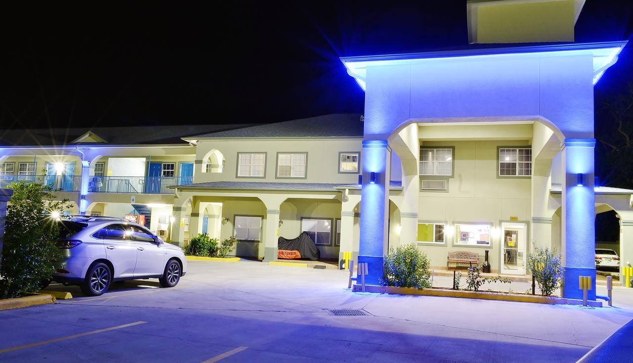 Scottish Inn And Suites Alvin Luaran gambar