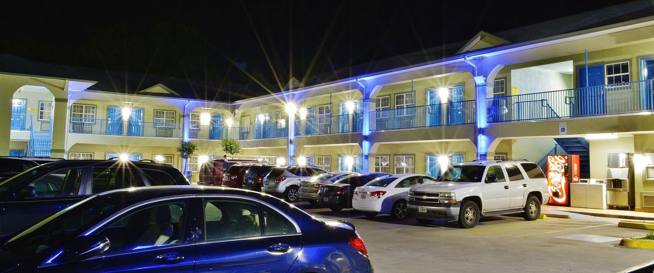 Scottish Inn And Suites Alvin Luaran gambar