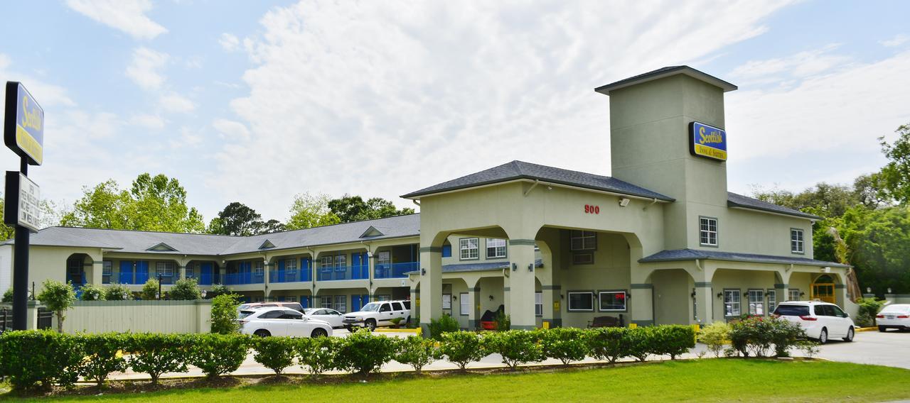 Scottish Inn And Suites Alvin Luaran gambar
