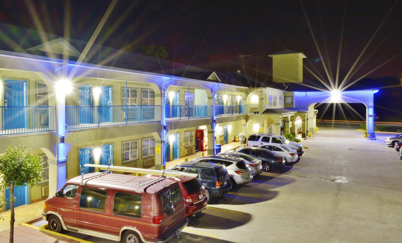 Scottish Inn And Suites Alvin Luaran gambar