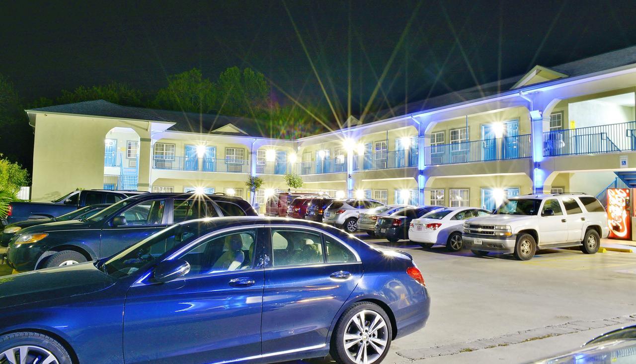 Scottish Inn And Suites Alvin Luaran gambar